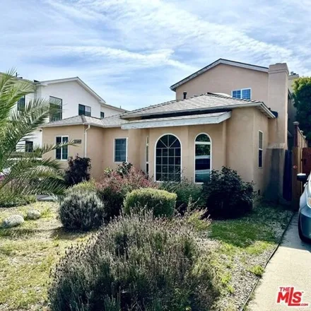 Buy this 5 bed house on Bagley Avenue in Los Angeles, CA 90034
