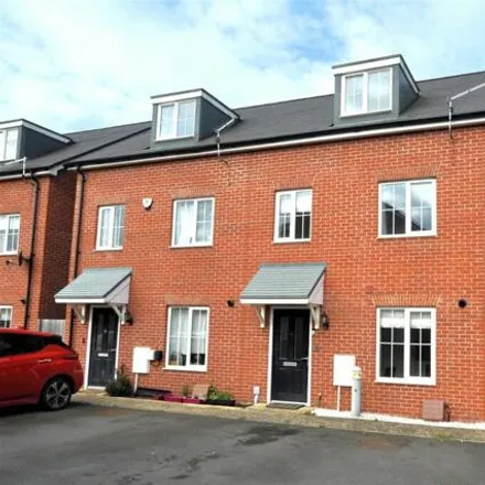 Image 2 - Foundry Drive, Buckingham, MK18 1WH, United Kingdom - Townhouse for sale