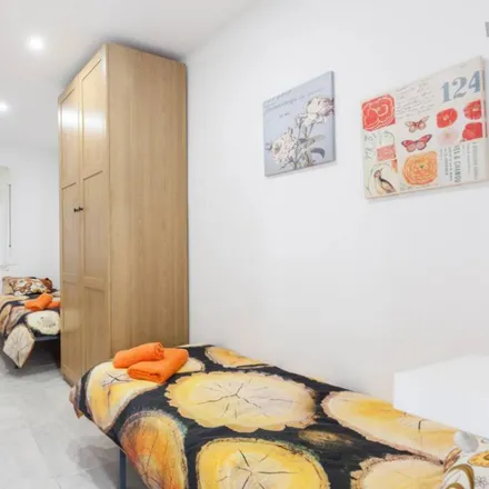 Image 9 - Carrer de l'Artesania, 32, 08042 Barcelona, Spain - Apartment for rent