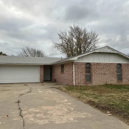 Buy this 2 bed house on 519 South Prouty Avenue in Watonga, OK 73772