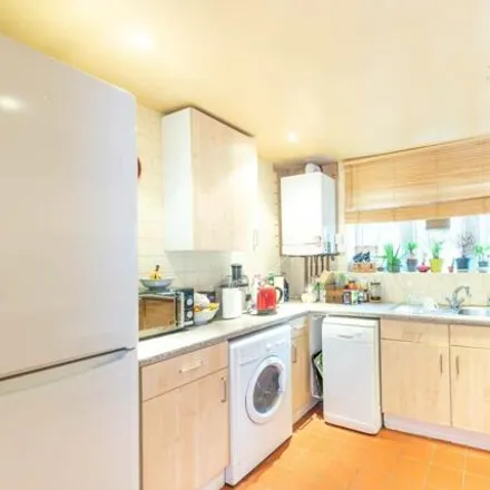 Image 3 - Luscombe Way, London, SW8 2SZ, United Kingdom - Apartment for rent