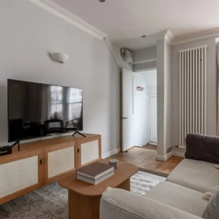Rent this 3 bed apartment on 42 St Charles Place in London, W10 6EG