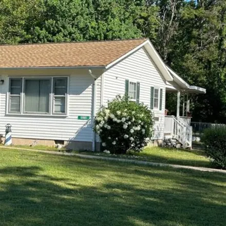 Rent this 3 bed house on 12001 Ridge Road in Alden, King George County