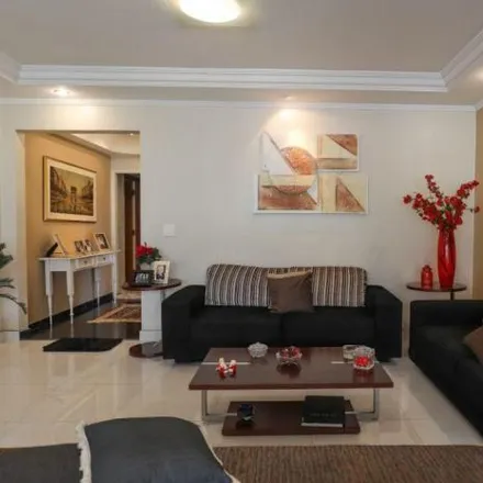 Buy this 3 bed apartment on Rua Doutor Albuquerque Lins 1304 in Higienópolis, São Paulo - SP