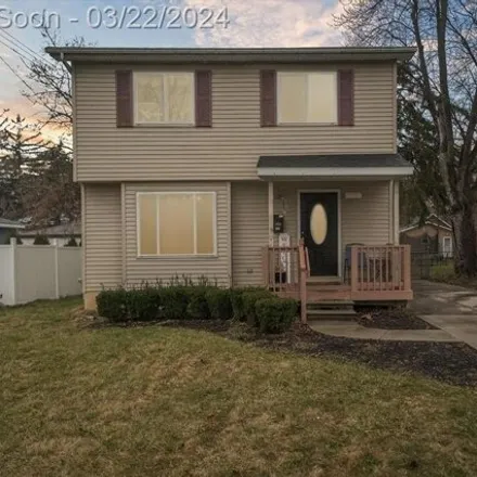 Buy this 3 bed house on 168 Starr Avenue in Waterford Township, MI 48328