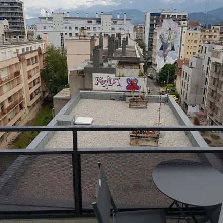 Rent this 3 bed apartment on 3 Rue de Londres in 38000 Grenoble, France