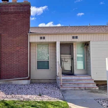 Buy this 3 bed condo on 4501 West 4600 South in Roy, UT 84067