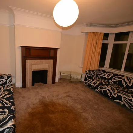 Image 2 - 62 St Anne's Road, Leeds, LS6 3PA, United Kingdom - House for rent