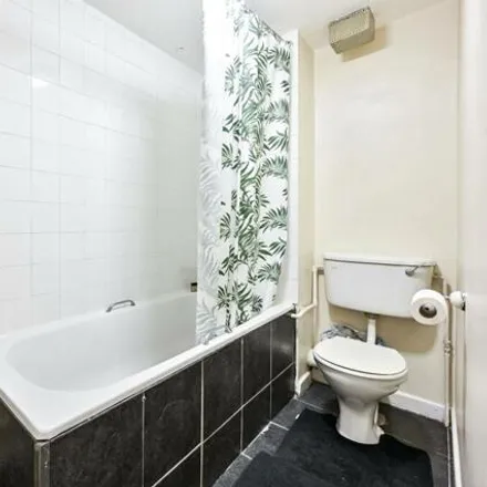 Image 4 - 32 Fermoy Road, London, W9 3NE, United Kingdom - Apartment for sale