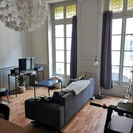 Rent this 2 bed apartment on Place de l'Obélisque in 71100 Chalon-sur-Saône, France