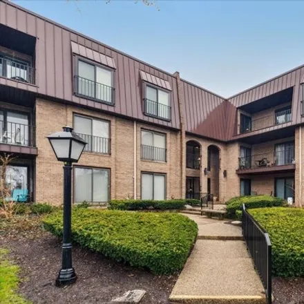 Buy this 2 bed condo on Ancient Tree Road in Northbrook, IL 60062