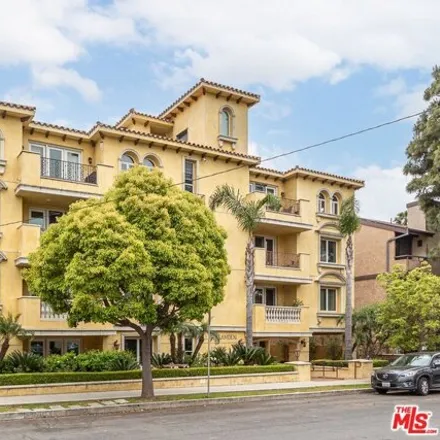 Buy this 3 bed condo on 12069 Rochester Avenue in Los Angeles, CA 90025
