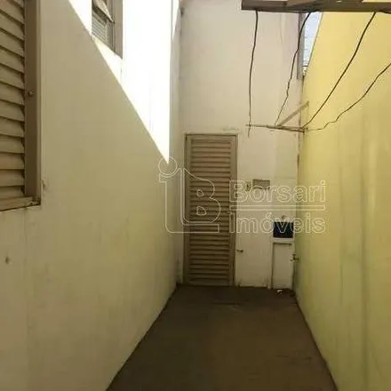 Rent this 1 bed house on Rua Doutor Antônio Picaroni in Vila Ferroviária, Araraquara - SP