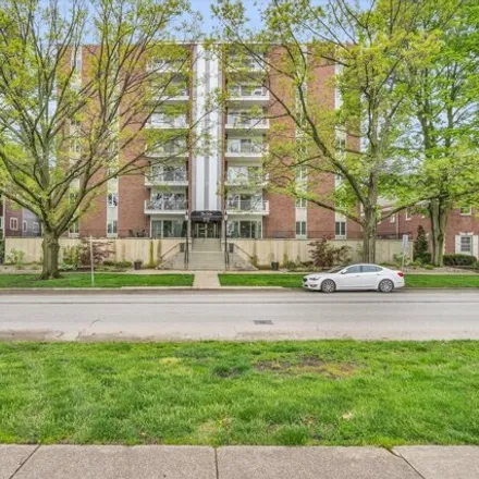 Buy this 2 bed condo on The Oaks in 405-407 West University Avenue, Champaign