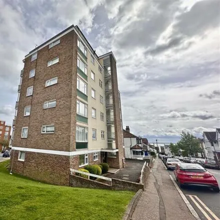 Image 5 - Grand Drive, Leigh on Sea, SS9 1BQ, United Kingdom - Apartment for sale