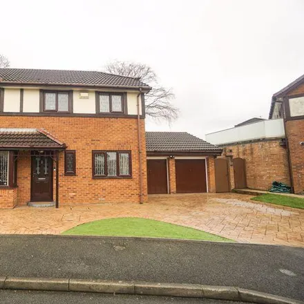 Rent this 4 bed house on Avonhead Close in Horwich, BL6 5QD