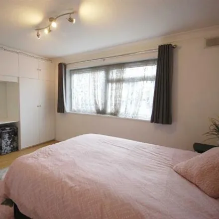 Image 4 - Pembroke Road, London, HA4 8ND, United Kingdom - Apartment for sale