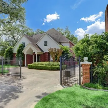 Rent this 4 bed house on 2812 West Lane Drive in Houston, TX 77027