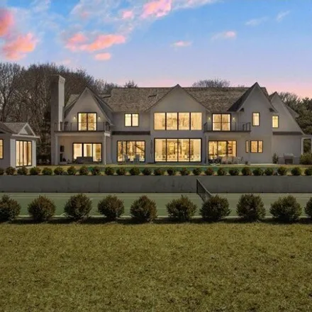 Buy this 9 bed house on 7 Baiting Hollow Road in Jericho, Village of East Hampton