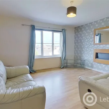 Rent this 2 bed apartment on Tullis Gardens in Glasgow, G40 1AJ