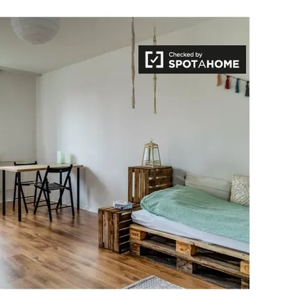 Rent this 2 bed room on Andréezeile 13 in 14165 Berlin, Germany
