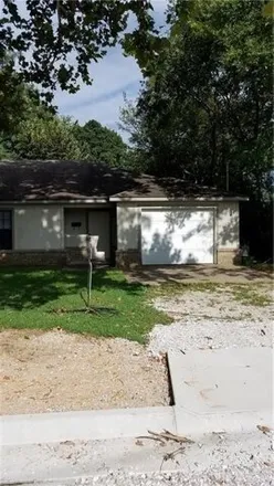 Rent this 2 bed house on 511 North 9th Street in Rogers, AR 72756