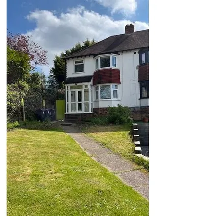 Rent this 3 bed duplex on Metfield Croft in Metchley, B17 0NN