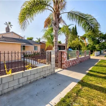 Image 2 - 20802 Pioneer Blvd, California, 90715 - House for sale