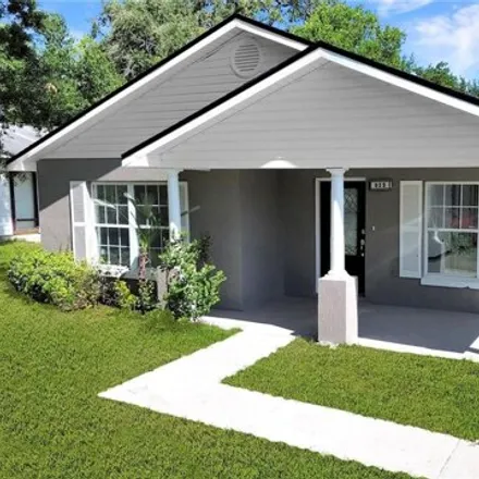 Buy this 3 bed house on 957 West 12th Street in Lakeland, FL 33805