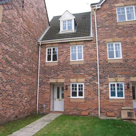 Rent this 3 bed townhouse on Haigh Park in Hull, HU7 3GA