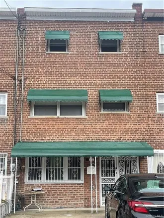 Rent this 3 bed townhouse on 422 Olmstead Avenue in New York, NY 10473