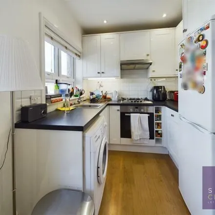 Image 3 - 4 Lichfield Grove, London, N3 2JH, United Kingdom - Apartment for rent