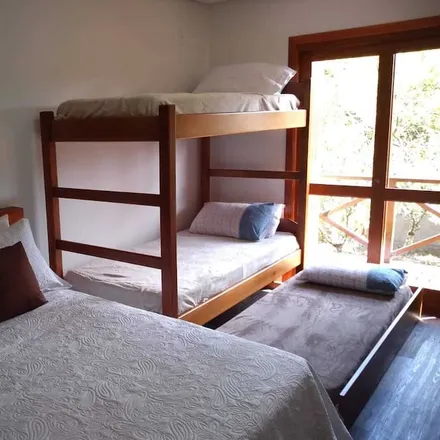 Rent this 2 bed house on Canela in Região Geográfica Intermediária de Caxias do Sul, Brazil