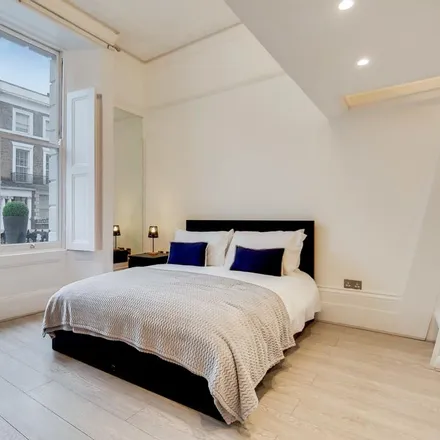 Rent this studio apartment on 19 Holland Road in London, W14 8BA