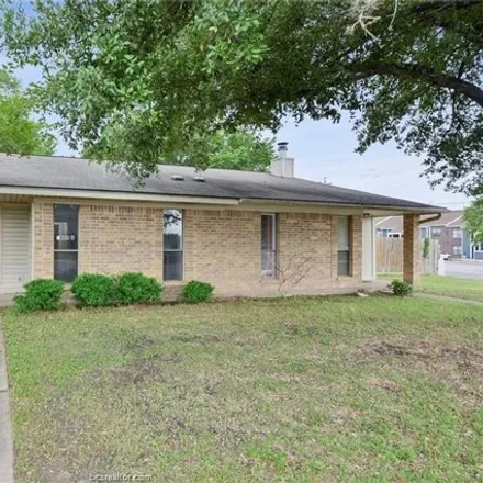 Image 1 - 1802 Holleman Drive West, College Station, TX 77840, USA - House for rent