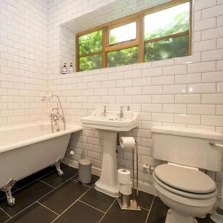 Image 2 - Shrewsbury, SY2 5DJ, United Kingdom - House for rent