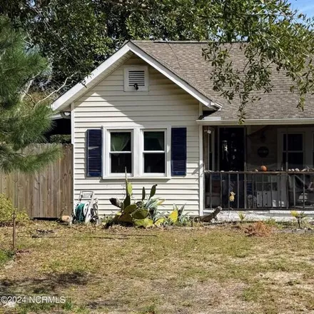 Buy this 2 bed house on 456 Sumter Avenue in Carolina Beach, NC 28428
