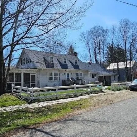Image 2 - 12 Avenue B, Village of Cambridge, Washington County, NY 12816, USA - House for sale