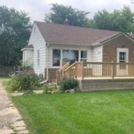 Rent this 3 bed house on 1418 Airway in Michigan, 48327