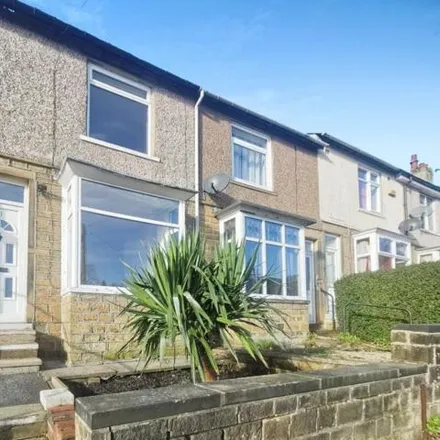 Rent this 2 bed townhouse on Lawrence Road in Huddersfield, HD1 4LX