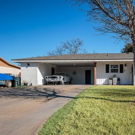 Buy this 3 bed house on 136 Ridgewood Drive in Del Rio, TX 78840
