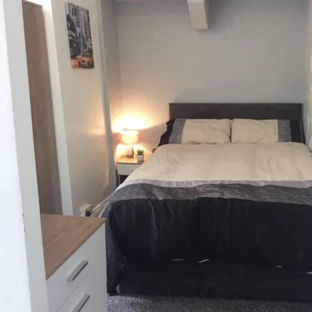 Rent this studio apartment on St George's Primary School in St Georges Road, Hull