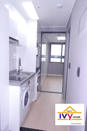 Rent this 1 bed apartment on 67-241 Jegi-dong in Dongdaemun-gu, Seoul