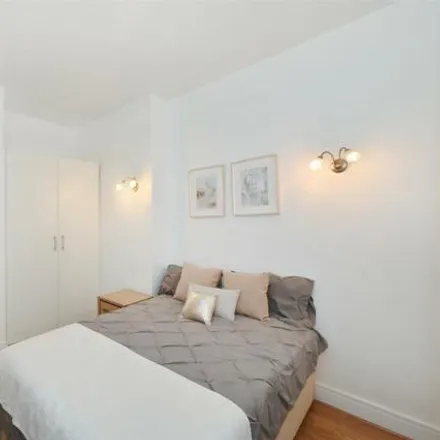 Image 5 - Lowry House, Cassilis Road, Millwall, London, E14 9LL, United Kingdom - Apartment for rent